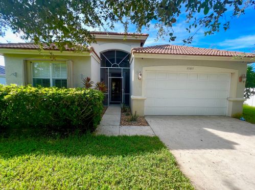 1587 Maxim Ave, Fort Pierce, FL 34952-7150