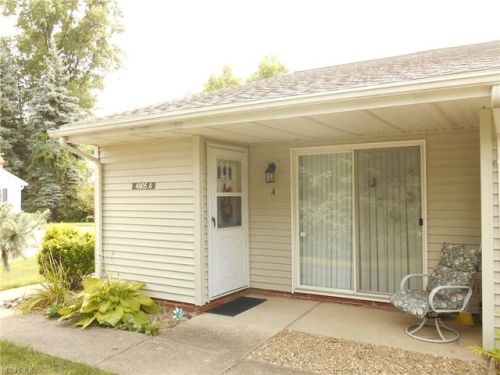 4905 Independence Cir, Cuyahoga Falls, OH 44224-2043