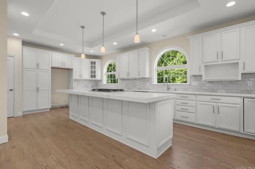 309 Granite Springs Rd, Yorktown Hgts NY  10598-3429 exterior