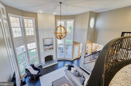 40280 Spectacular Bid Pl, Leesburg VA  20176-7173 exterior