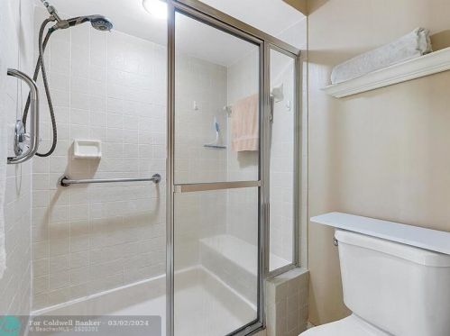 5293 Stonybrook Ln, Boynton Beach FL  33437-1616 exterior