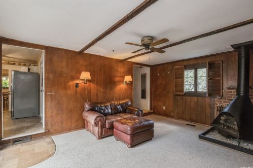 3 Mansfield Ln, Elwood NY  11731-4132 exterior