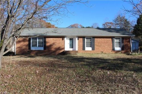 5830 Ruralview Rd, Gibsonville, NC 27249-8846