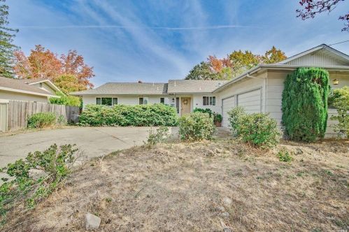 2422 Mimosa St, Santa Rosa, CA 95405-8410