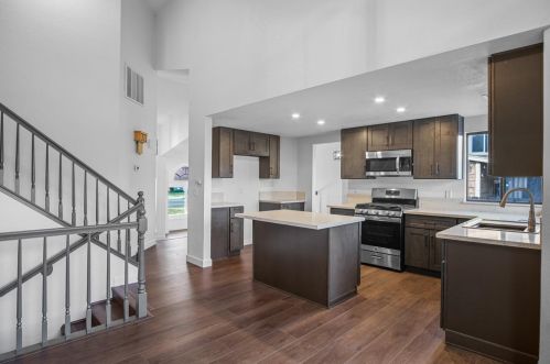 2021 Orangeburg Ave, Modesto CA  95350-3741 exterior
