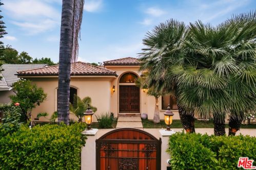 17450 Weddington St, Van Nuys, CA 91316-2564