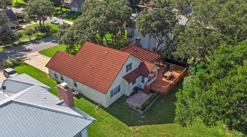 833 Boulevard Of The Champions, Shalimar FL  32579-2154 exterior