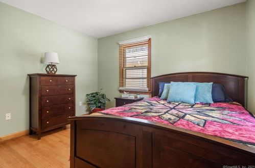 53 Edmund St, Manchester CT  06040-3811 exterior