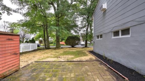 31 Midvale Ave, Lake Hiawatha NJ  07034-1008 exterior