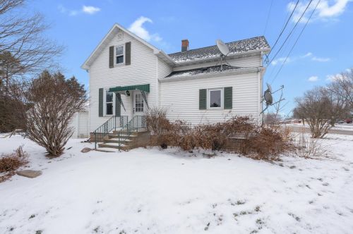 101 Parkway Rd, Manitowoc, WI 54220-8618