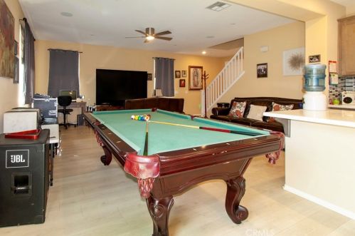 865 Pine Ave, Rialto CA  92376-4552 exterior