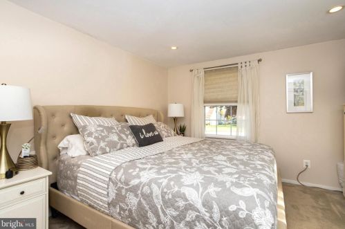 1202 Wedgewood Rd, Flourtown PA  19031-2127 exterior