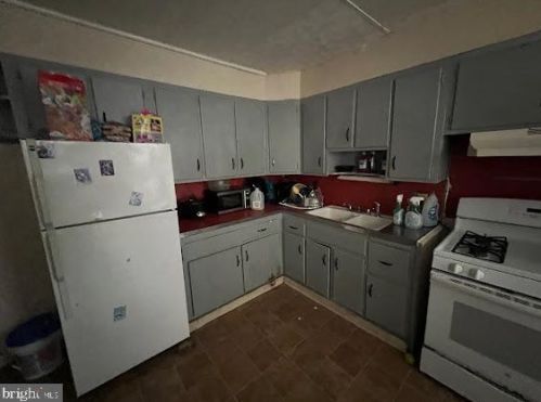 715 Stuyvesant Ave, Trenton NJ  08618-4105 exterior