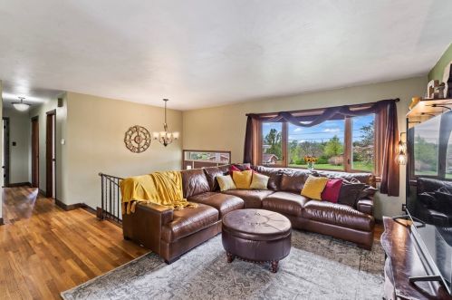 17 Lookout Ave, Monongahela, PA 15063-3715