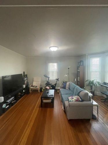 67 Rochambeau Ave, Providence RI 02906-1908 exterior