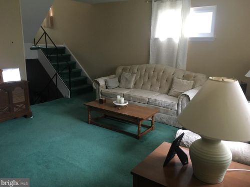 946 Wedgewood Dr, Lansdale, PA 19446-1835