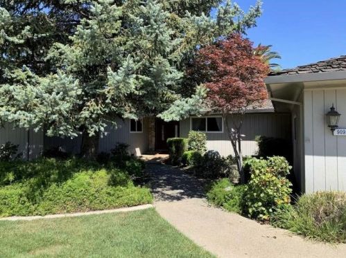 909 Tehama Dr, Lodi CA  95242-9553 exterior