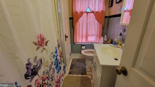 1941 State St, Harrisburg PA  17101-1143 exterior