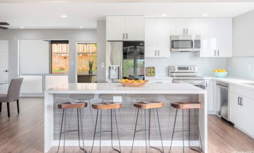 981687 Kiawe St, Aiea HI  96701-1737 exterior