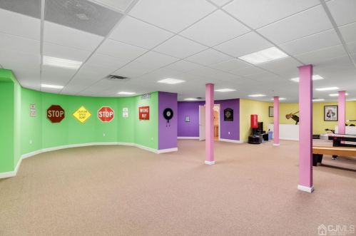 2 Winchester Dr, East Brunswick NJ  08816-3385 exterior