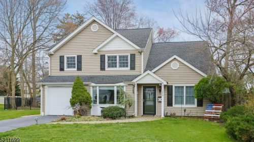 1040 Harding St, Westfield, NJ 07090-1218