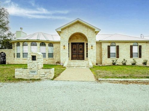 1021 Western Hills Ct, Granbury, TX 76049-6704
