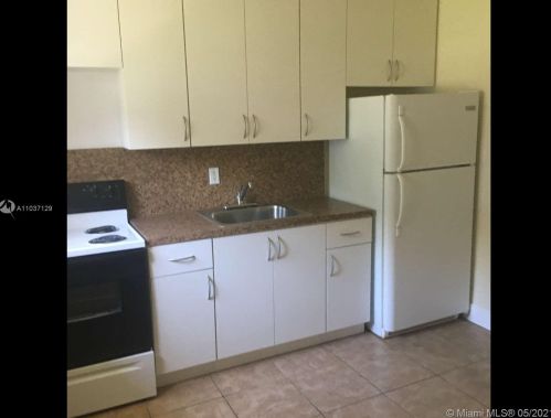 506 56th Ave, Hollywood FL  33021-5702 exterior