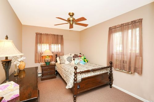 21 Manchester Dr, Bethpage NY  11714-3203 exterior