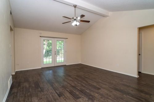 3406 Cheyenne St, Irving, TX 75062-3013