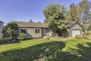 26628 Pioneer Hwy, Camano Island, WA 98292-9318