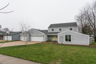 2111 Fairview St, Oshkosh WI  54901-2409 exterior