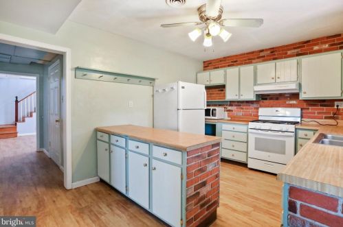 13070 Old Valley Pike, Edinburg VA  22824-3144 exterior