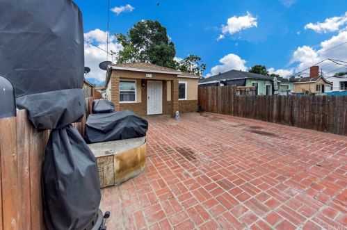 824 Palmer St, Compton, CA 90220-1834