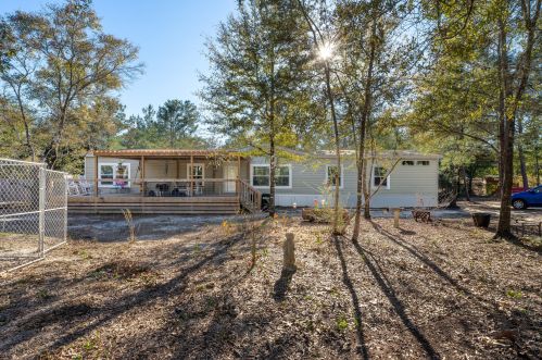169 Beethoven Cir, Defuniak Springs, FL 32433-5254