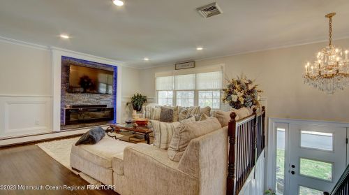 2031 Riviera Pkwy, Point Pleasant Beach NJ  08742-4952 exterior
