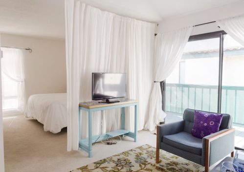 2323 Huntington St, Huntington Beach, CA 92648-2817