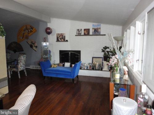 8 Stones Throw Rd, Wilmington, DE 19803-2617