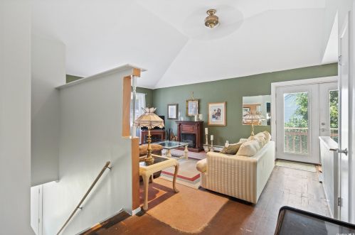 165 Clinton Ave, North Lindenhurst NY  11757-4127 exterior