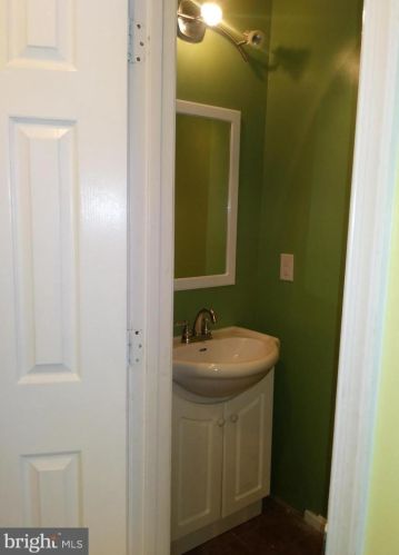 1613 Golf Course Dr, Bowie MD  20721-3159 exterior