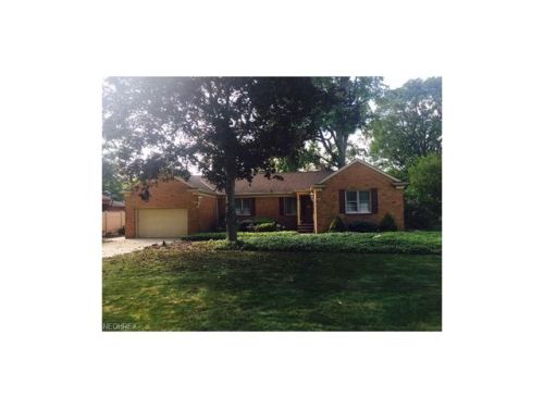 1046 Melrose Dr, Cleveland, OH 44145-2824