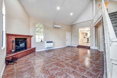 451 Kelly Ln, Colton CA  92324-2017 exterior