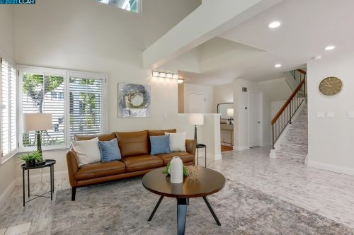 4330 Fairlands Dr, Pleasanton CA  94588-3428 exterior