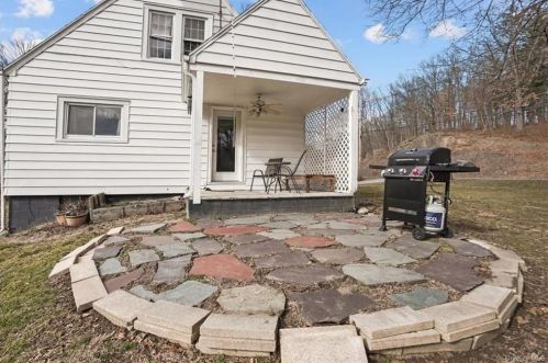 318 Noxon Rd, Poughkeepsie NY  12603-2904 exterior