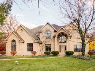 345 Bramble Cir, Akron, OH 44321-2779