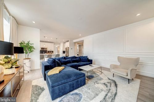 15633 Merrily Way, Woodbridge VA  22193-1097 exterior