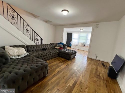 6810 Guyer Ave, Philadelphia PA 19142-2518 exterior