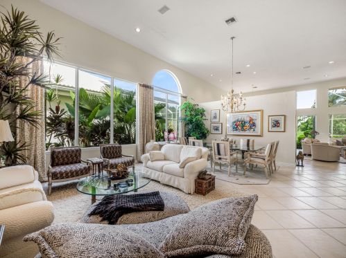 104 Windward Dr, West Palm Beach, FL 33418-4009