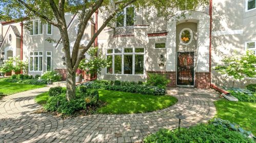 806 Coventry Pl, Minneapolis, MN 55435-5641