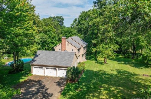 10 Mauweehoo Hl, Sherman, CT 06784-2314
