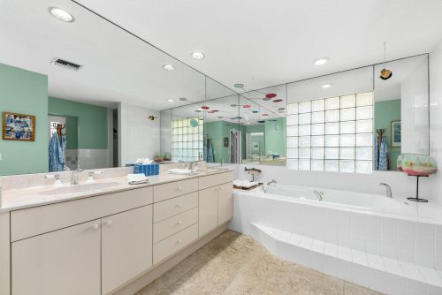 440 Apollo Dr, West Palm Beach FL  33408-2004 exterior
